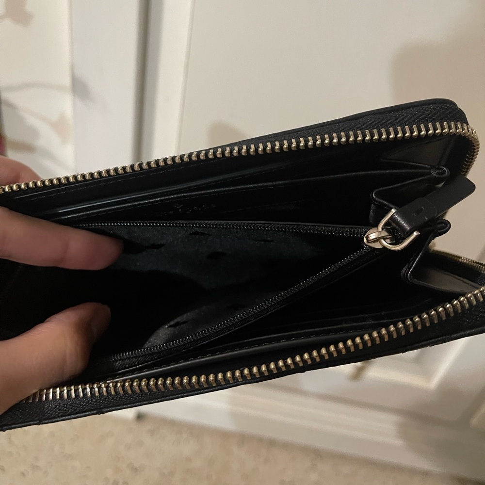 Kate Spade NWOT Black Quilted Wallet - Picture 9 of 9